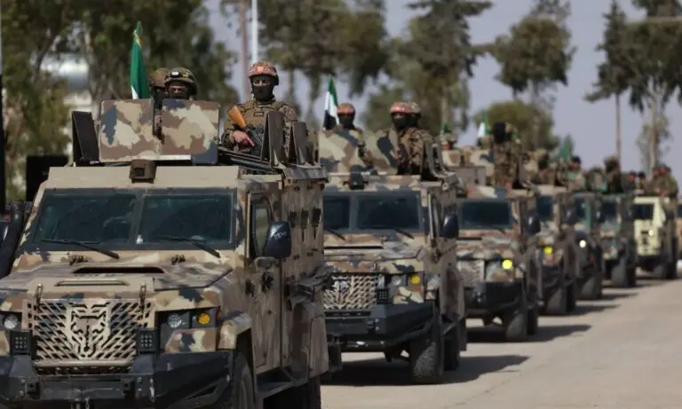 الجيش السوري يحشد مزيدًا من قواته على جبهة دير حافر