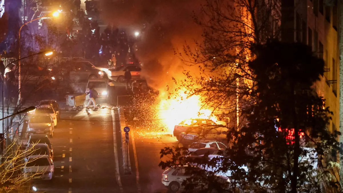 حصري- إيران: "رأيت قوات الأمن تطلق النار" و"12 شخصا سقطوا أمام عيني"