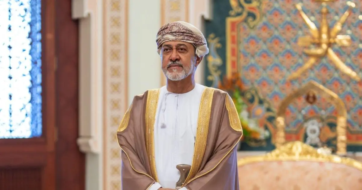وزراء ومحافظون يؤدون اليمين أمام سلطان عُمان