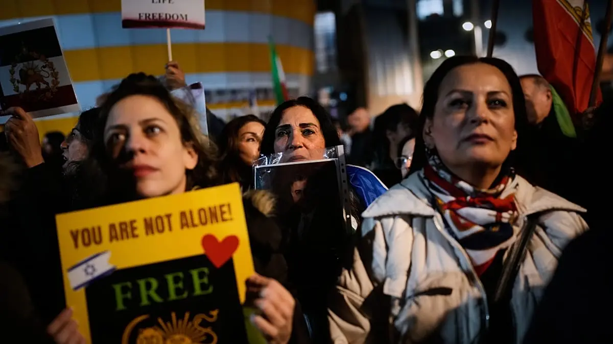 فيديو. الجالية اليهودية الفارسية في إسرائيل تنظم وقفة سلمية دعما لإيرانيين