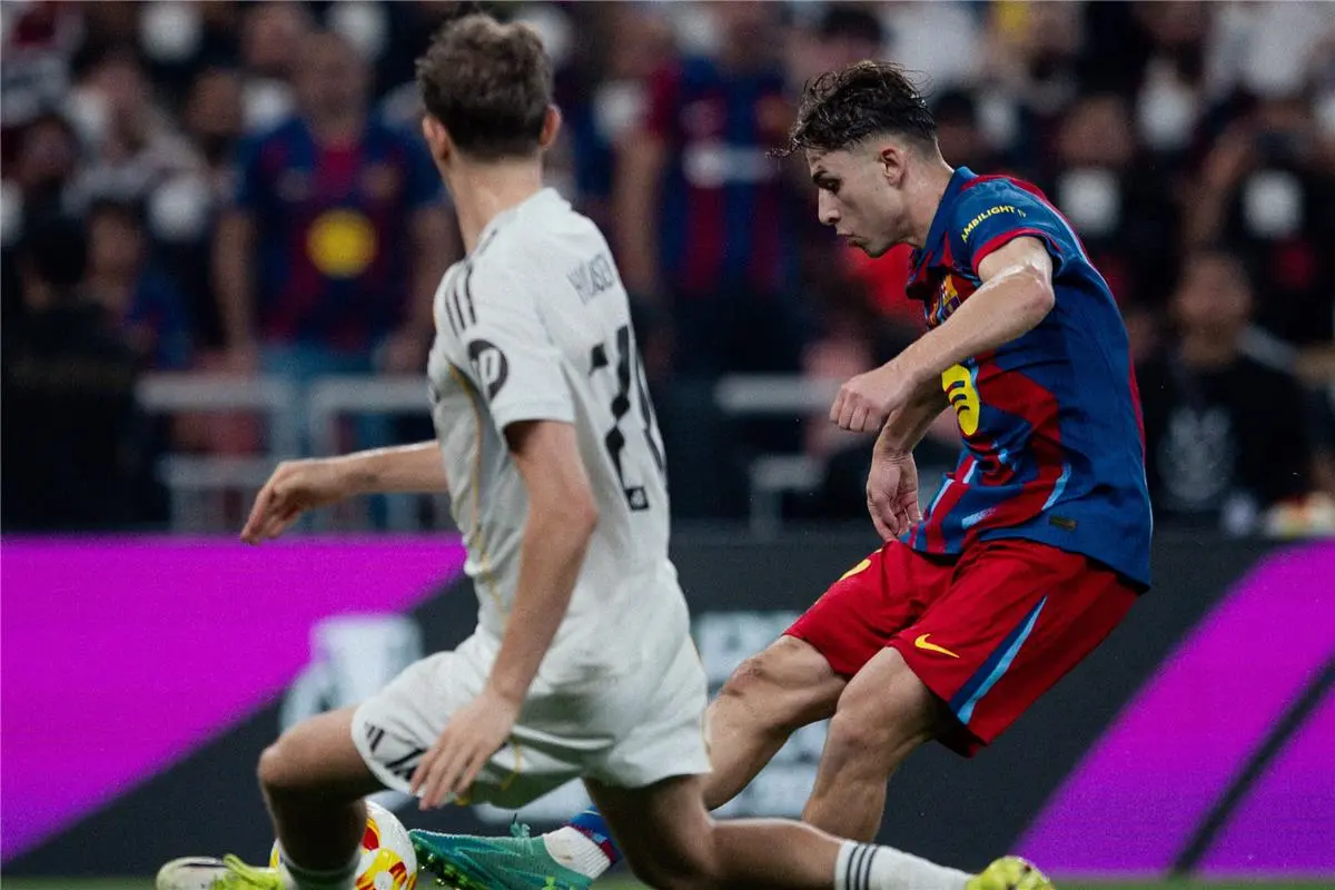 حكم مباراة برشلونة وراسينج سانتاندير في كأس ملك إسبانيا