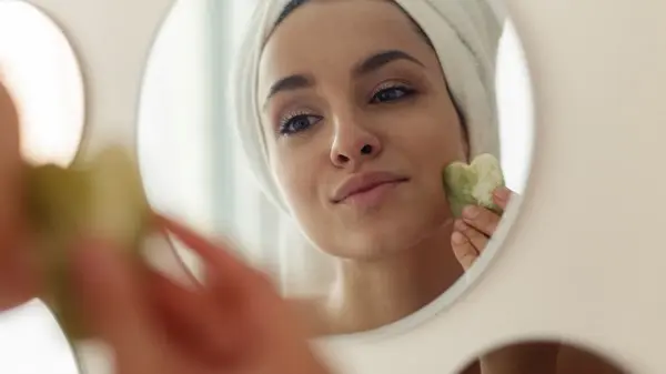 زهرة الخليج - روتين العناية بالبشرة في المنزل.. لماذا لا يعمل كما تتوقعين؟