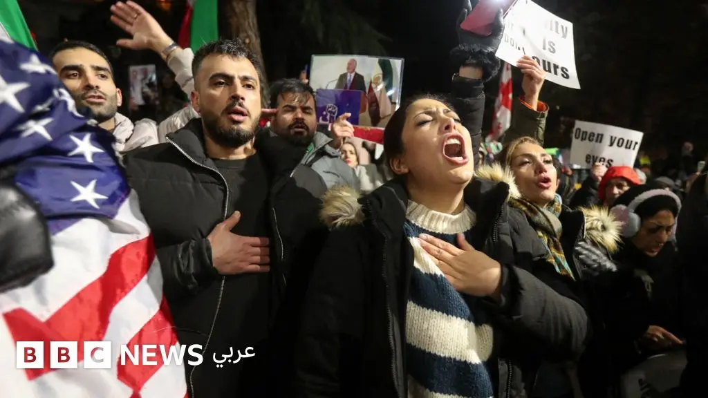 مظاهرات إيران: "توقّفوا عن وصف المتظاهرين الإيرانيين بأنهم مدعومون من الخارج، فهم ليسوا دمى" - مقال في الإندبندنت - BBC News عربي