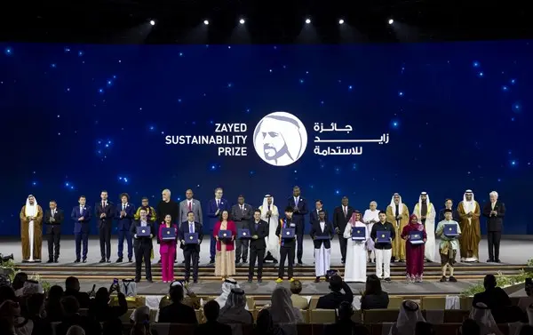 زهرة الخليج - الشيخ محمد بن زايد يُكرّم الفائزين بـ«جائزة زايد للاستدامة» لعام 2026
