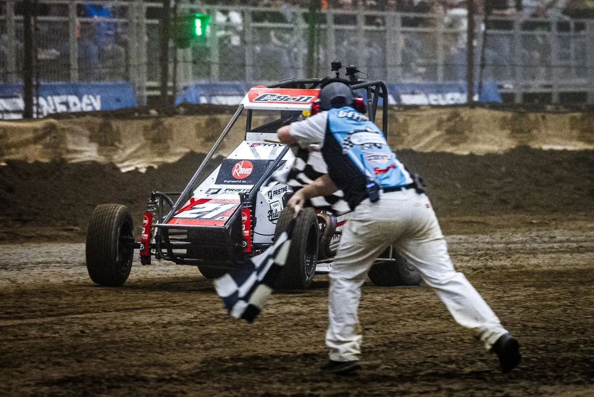 Christopher Bell unlucky, lucky and good in Chili Bowl prelim win