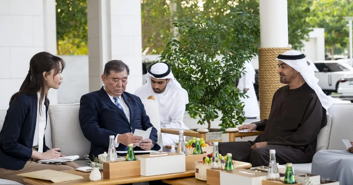 رئيس الإمارات يبحث تعزيز التعاون مع اليابان وسلوفاكيا