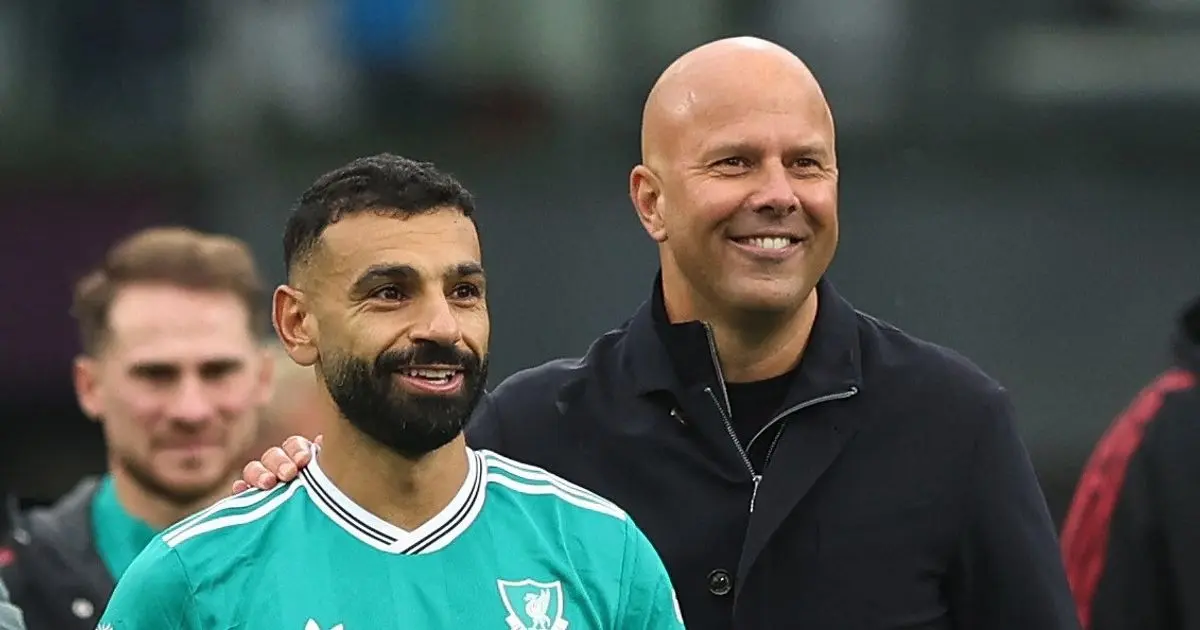 سلوت يتجنّب سؤالاً عن تواصله مع محمد صلاح بعد خروج مصر من كأس إفريقيا