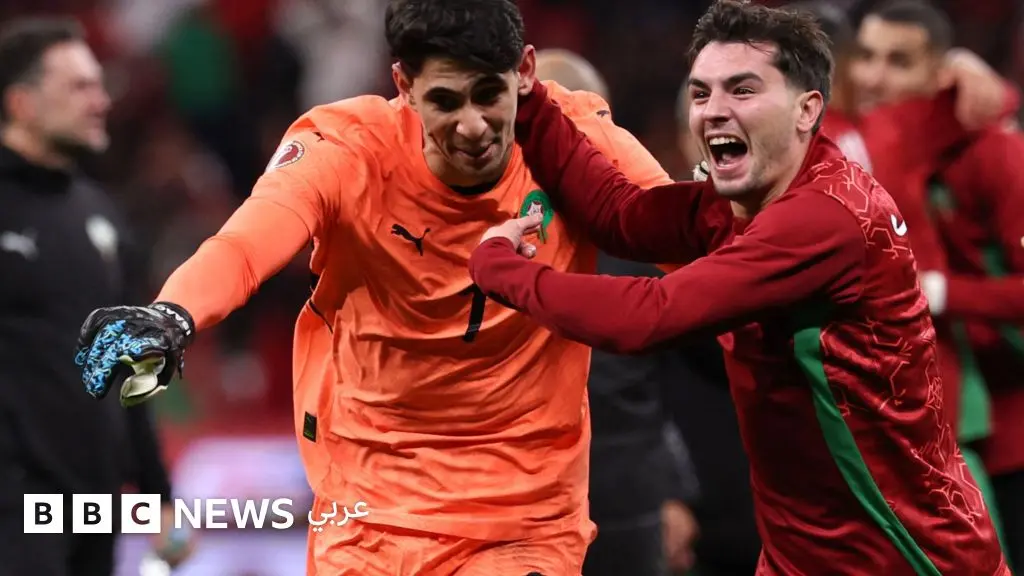 كأس أمم أفريقيا: إشادة بتصديات ياسين بونو مع اقتراب المغرب من لقب أفريقي طال انتظاره، وخيبة أمل في مصر - BBC News عربي