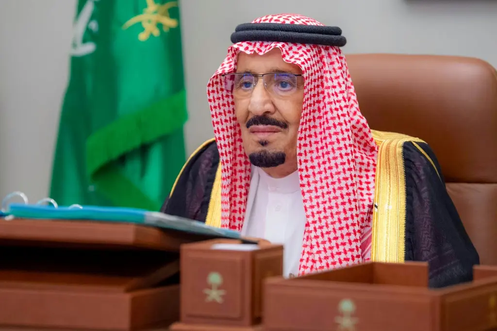 الملك السعودي يخضع لفحوص طبية في مستشفى بالرياض