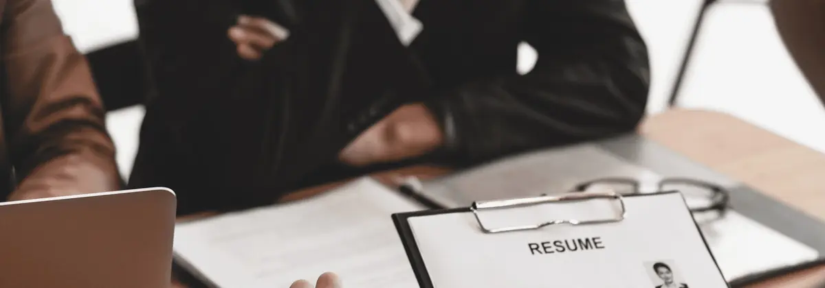 وسط زخم الحياة العملية.. لماذا يتخلى الموظفون الجدد عن "وظيفة الأحلام"؟