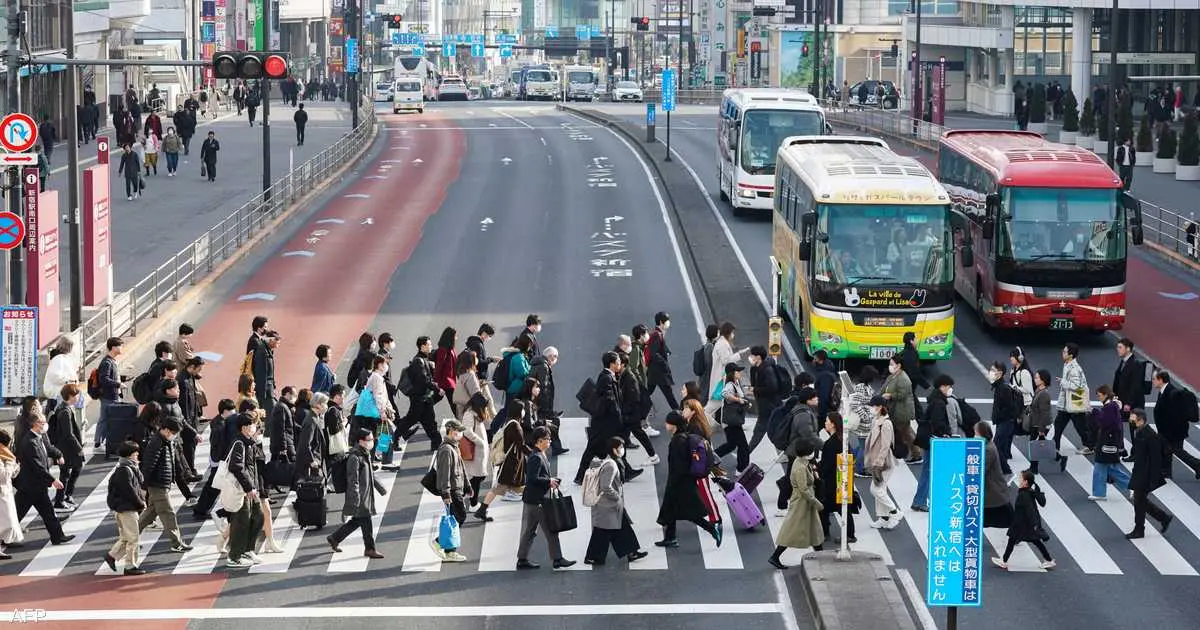 لماذا يُزعزع التضخم الاقتصاد الياباني؟