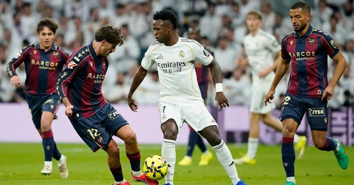 أربيلوا: فينيسيوس يمثل شخصية ريال مدريد وأشكر مبابي لهذا السبب