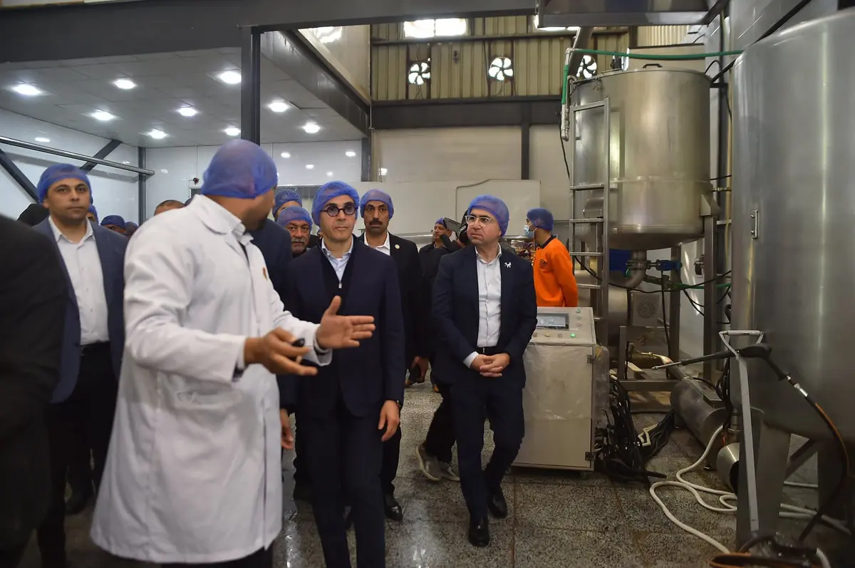 وزير الاستثمار يتفقد عدد من المصانع بالمنطقة الاستثمارية بمدينة بنها - أموال الغد