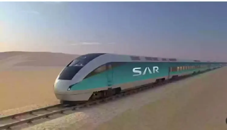 هل تعمل قطارات «سار» و«المترو» يوم التأسيس؟