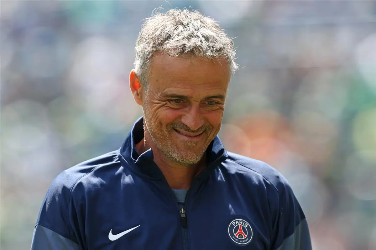 رد فعل غامض من لويس إنريكي على اقتراب باريس سان جيرمان من ضم لاعب برشلونة