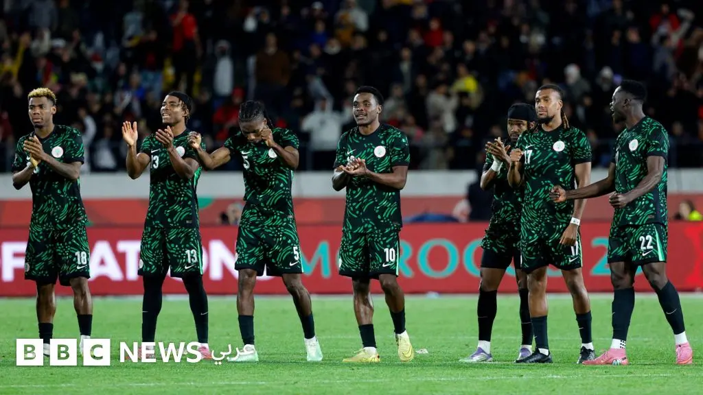كأس أمم أفريقيا: نيجيريا تحرز البرونزية على حساب مصر بعد إهدار صلاح ومرموش لركلتين ترجيحيتين - BBC News عربي