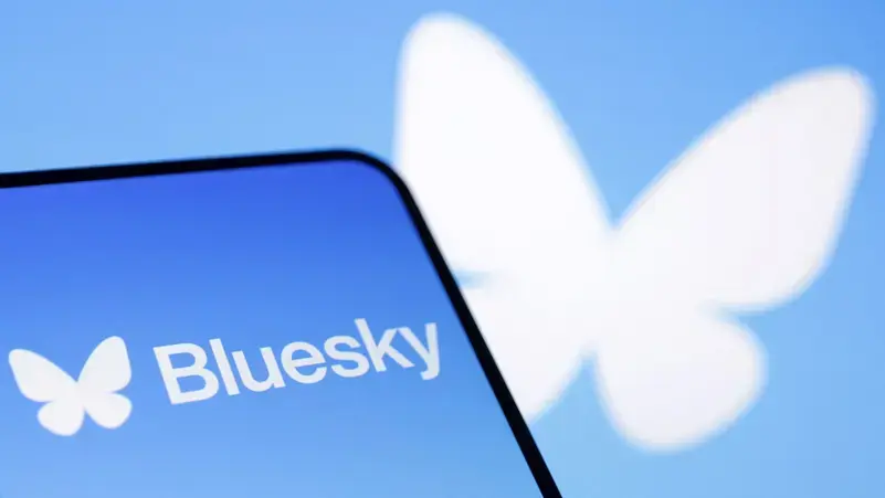 «بلوسكاي» تُطلق شارة «مباشر الآن» لجميع المستخدمين