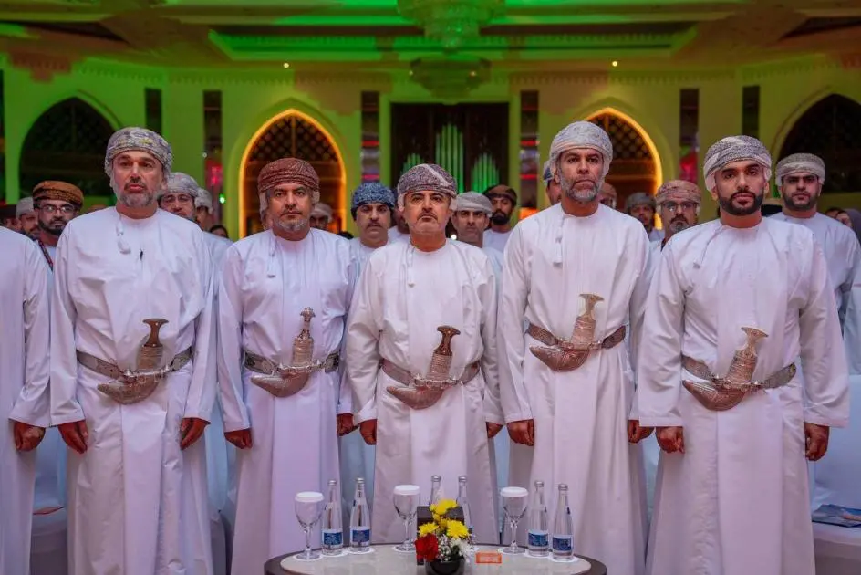 عُمان تستثمر 3.4 مليار ريال في القطاع اللوجستي 2025