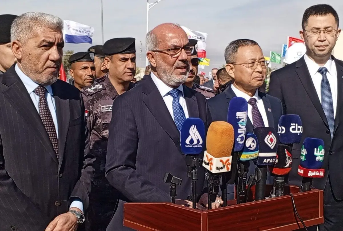 العراق يطلق محطة طاقة شمسية بحقل نفطي - الطاقة