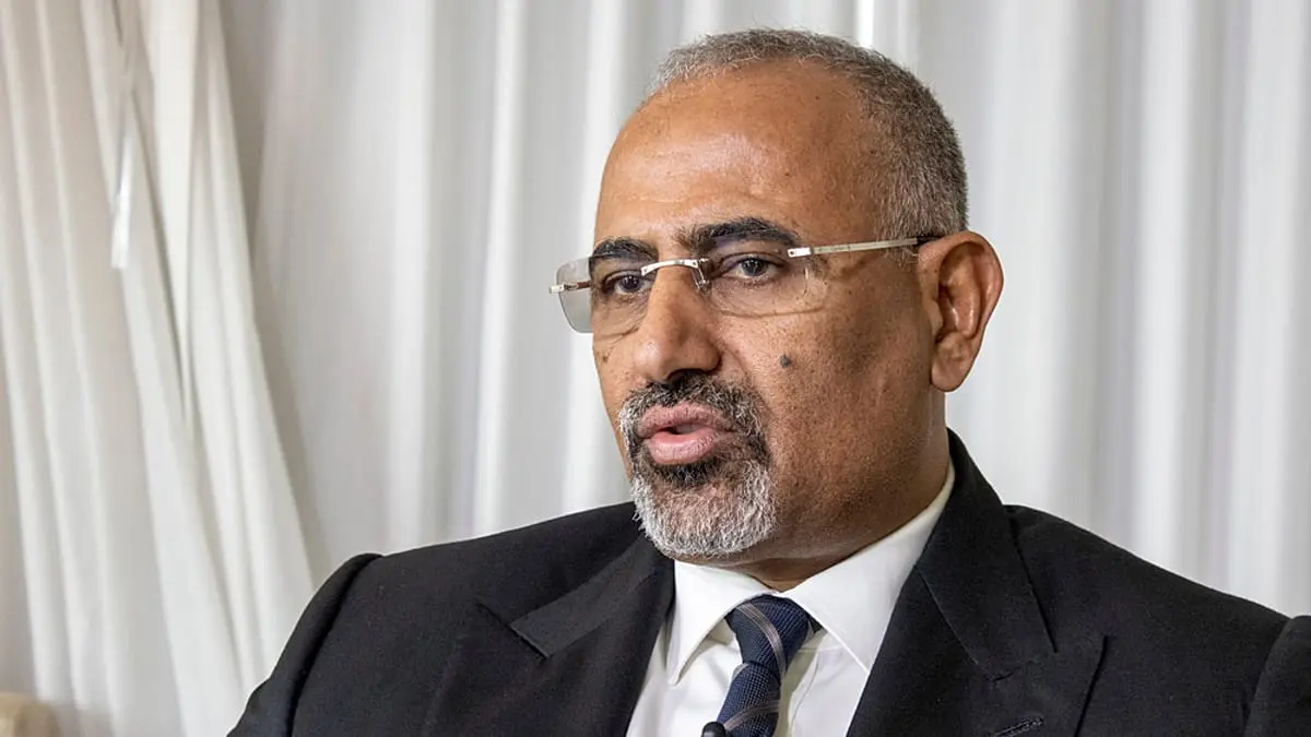 في أول تعليق بعد إعلان "فراره".. الزبيدي يؤكد مواصلة السعي لإقامة "دولة جنوبية مستقلة" في اليمن