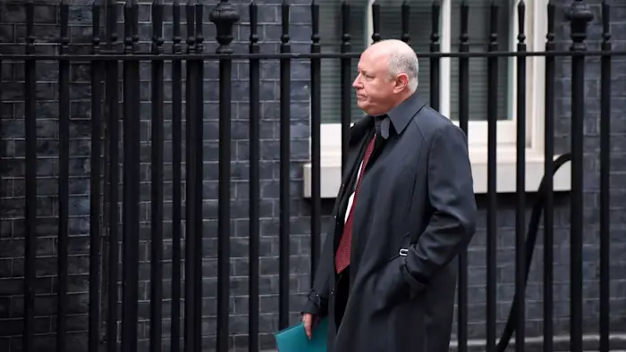 جيفري سبريشر.. الملياردير الذي اشترى شركة مفلسة وتفوق على وارن بافيت