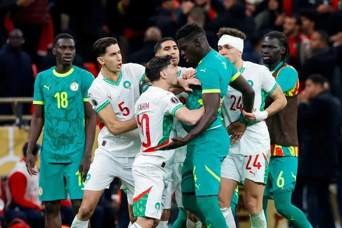 صحف إنجلترا: ماني يخالف مدربه والسنغال تتوج بكأس أمم إفريقيا في أغرب نهاية عبثية لبطولة كبرى