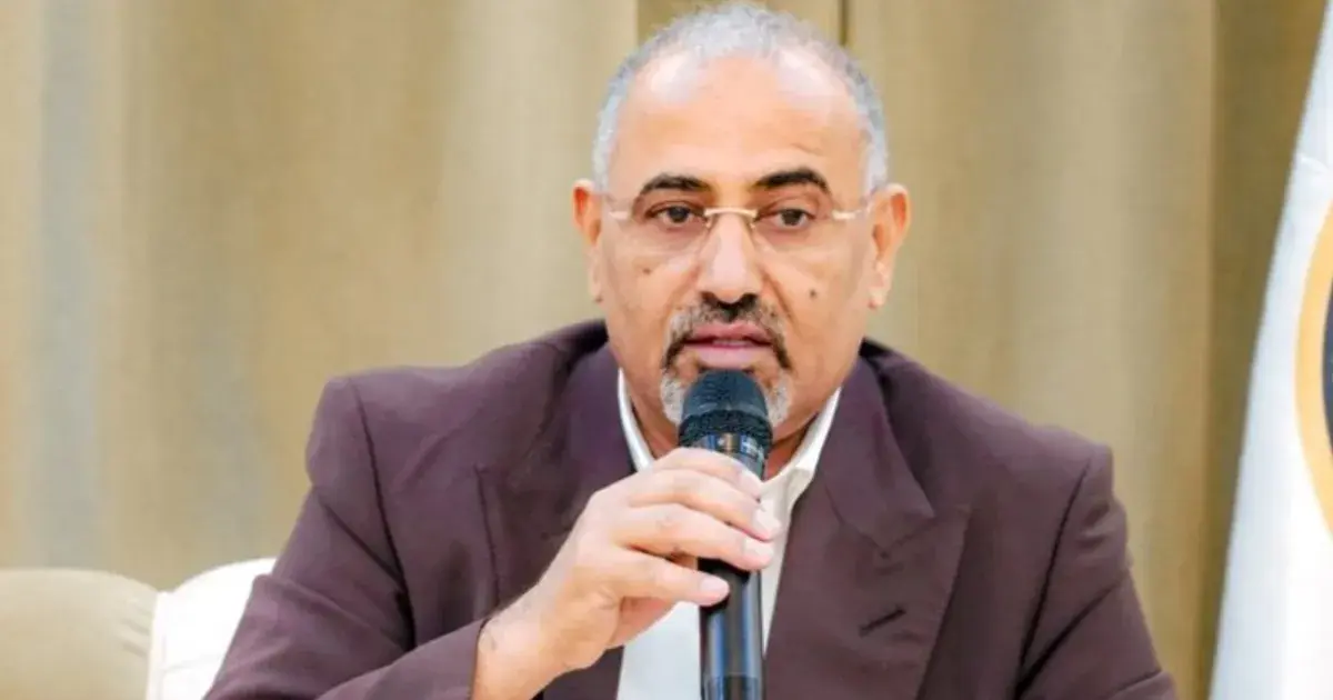 عيدروس الزبيدي يواجه تحقيقات فساد ونهب عقارات