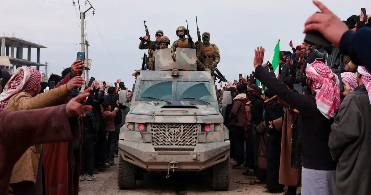 الجيش السوري يتقدم داخل مناطق "قسد" ويسيطر على أكبر حقل نفطي في البلاد