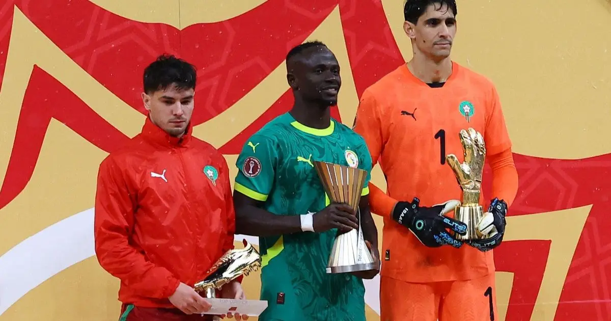 ثنائي دوري روشن.. قفاز ذهبي لياسين بونو وماني الأفضل بكأس إفريقيا
