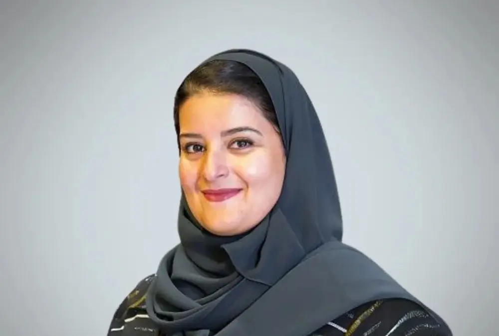 سارة السحيمي.. أول امرأة تتربع على قمة عملاق النقل البحري السعودي