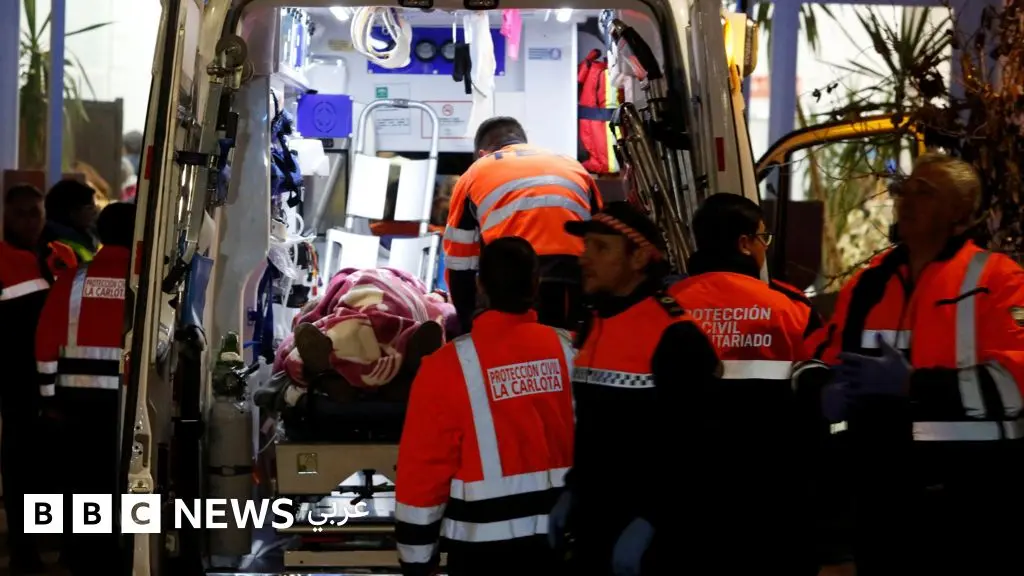 عشرات القتلى والجرحى في "أسوأ" حادث سكك حديدية تشهده إسبانيا منذ أكثر من عقد - BBC News عربي