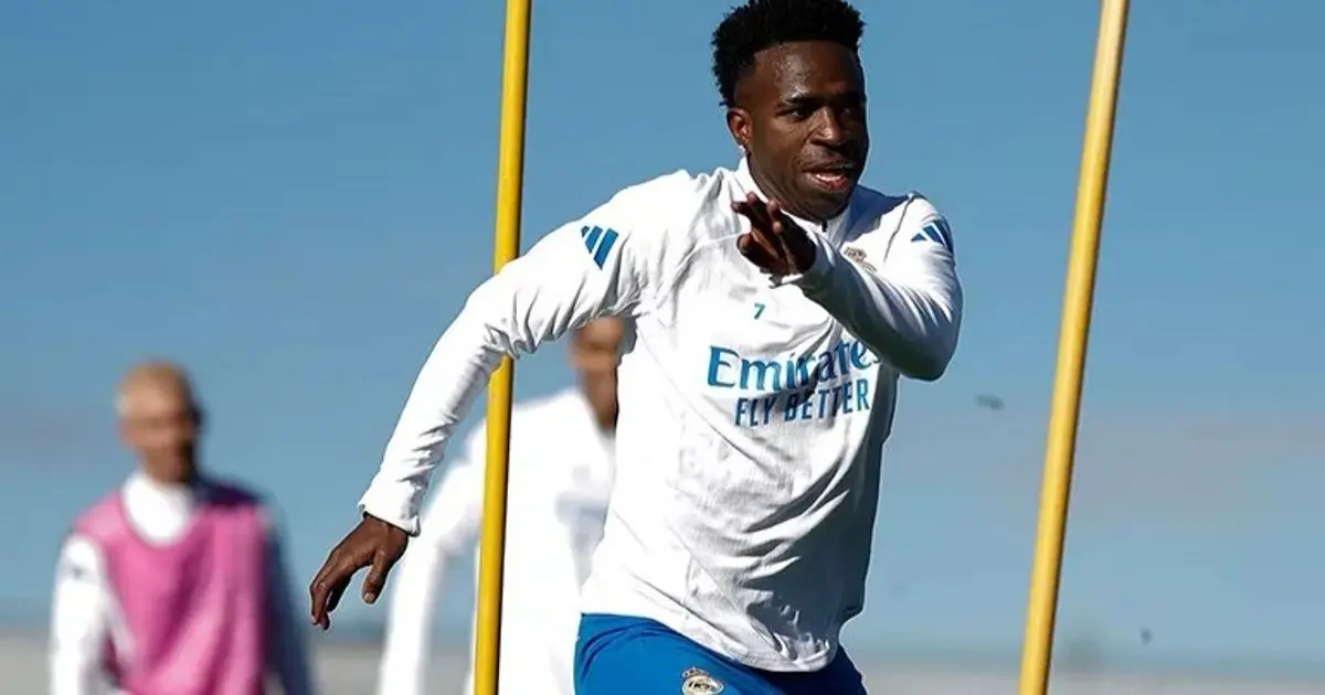 أريد غرامات.. حوار صريح بين أربيلوا وفينيسيوس "قائد" ريال مدريد