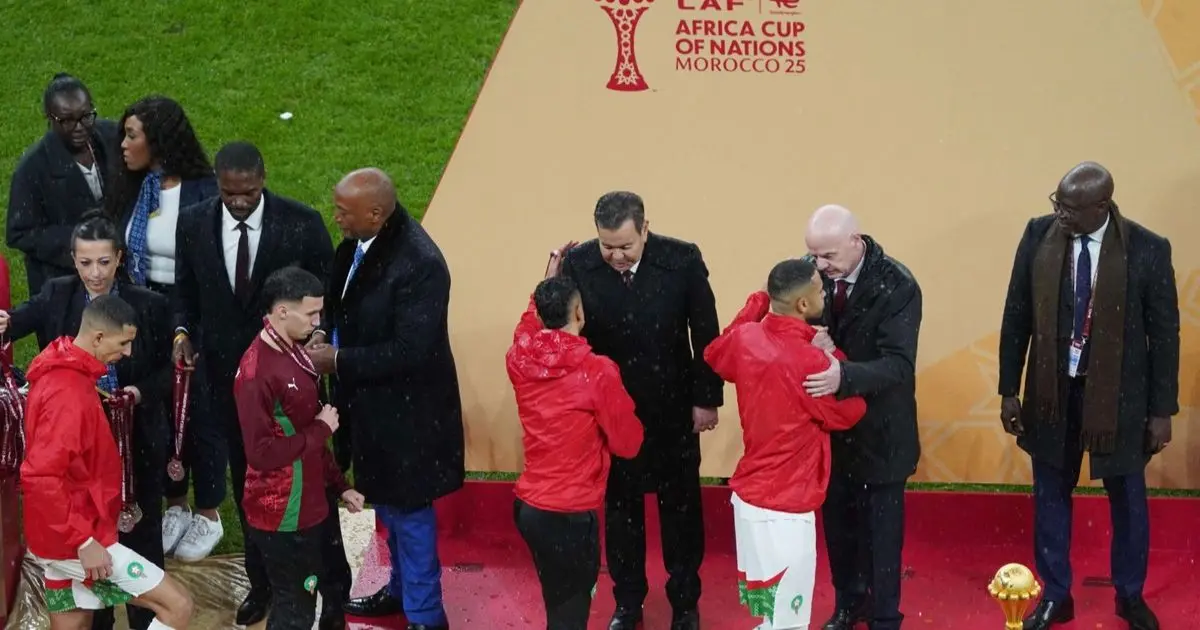تكريم ملكي لمنتخب المغرب وحكيمي يتعهد بالتعويض في كأس العالم