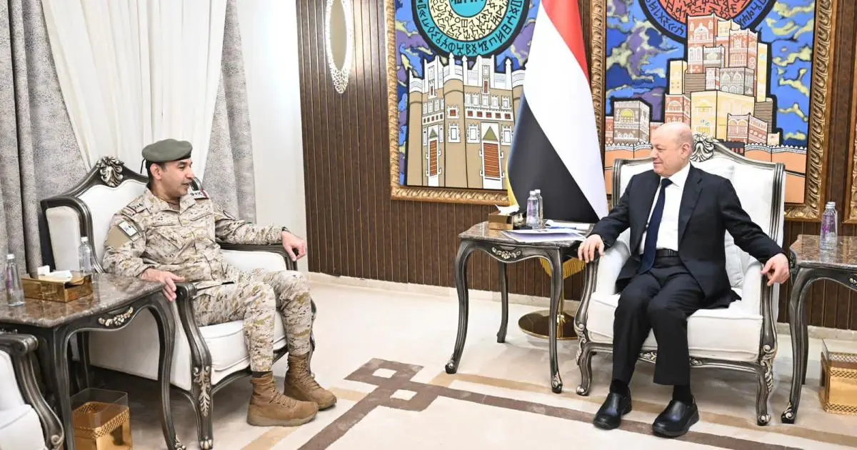 مباحثات يمنية سعودية حول التعاون العسكري والشراكة الاستراتيجية