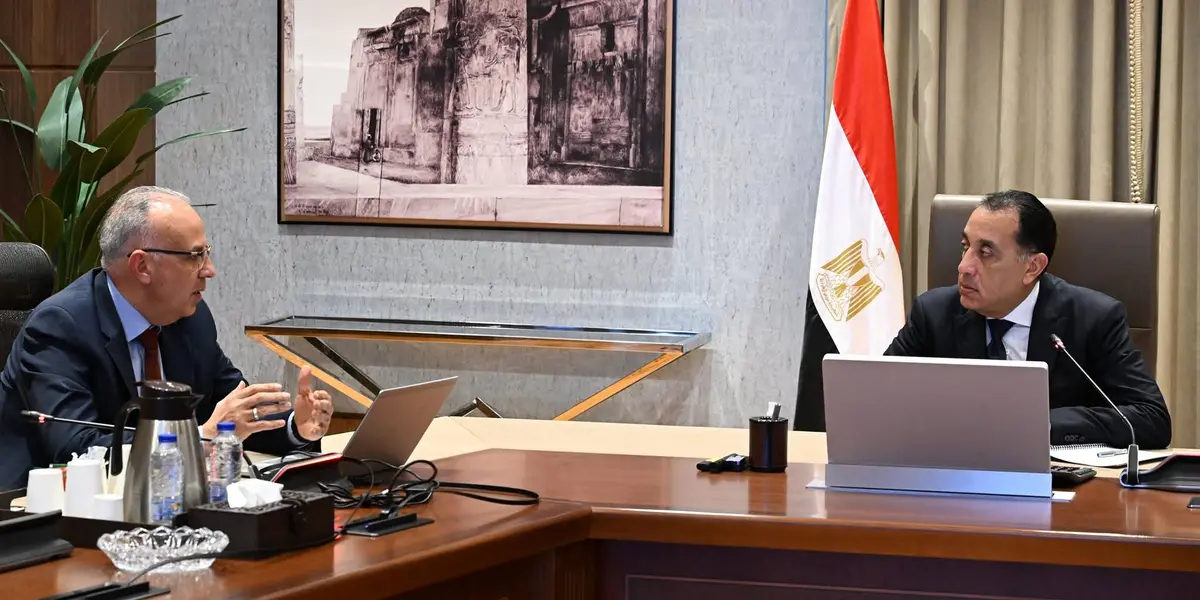 رئيس الوزراء يتابع مع وزير الري عددا من ملفات عمل الوزارة - أموال الغد