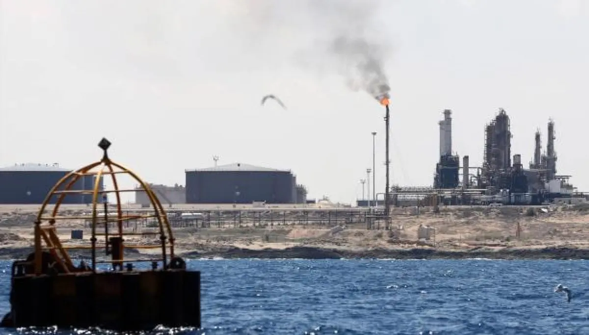 غرق قاطرة بحرية في ميناء نفطي ليبي - الطاقة