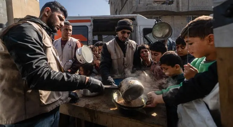 برنامج الأغذية العالمي يوسّع عملياته في غزة - وحظر تجول إسرائيلي في الضفة الغربية يؤثر على الآلاف