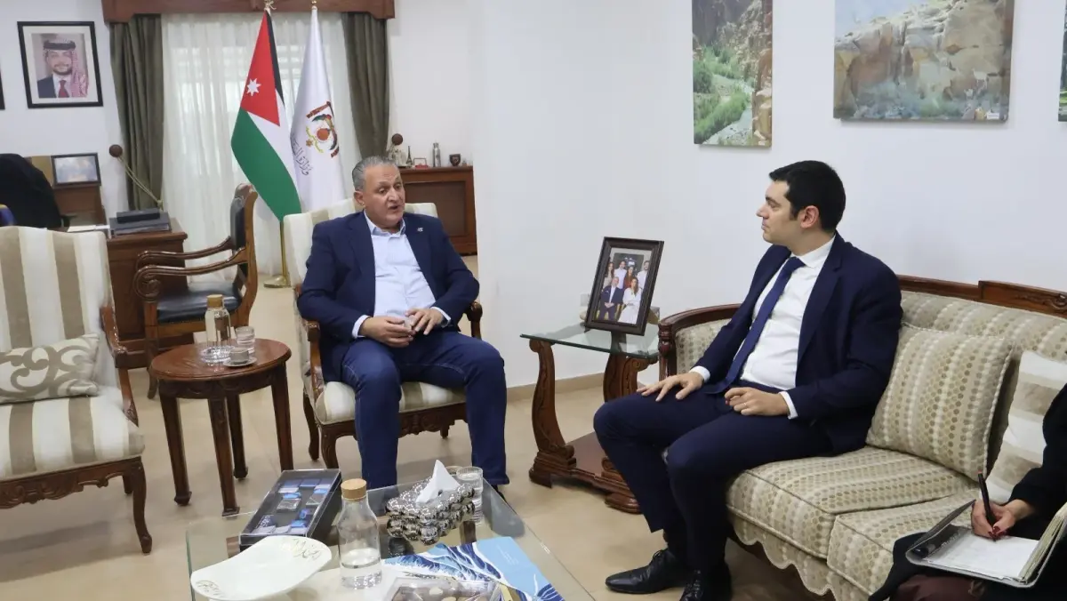 هاشتاق عربي - "البيئة" تبحث و "اورنج الاردن" دعم حملات الحد من الإلقاء العشوائي للنفايات