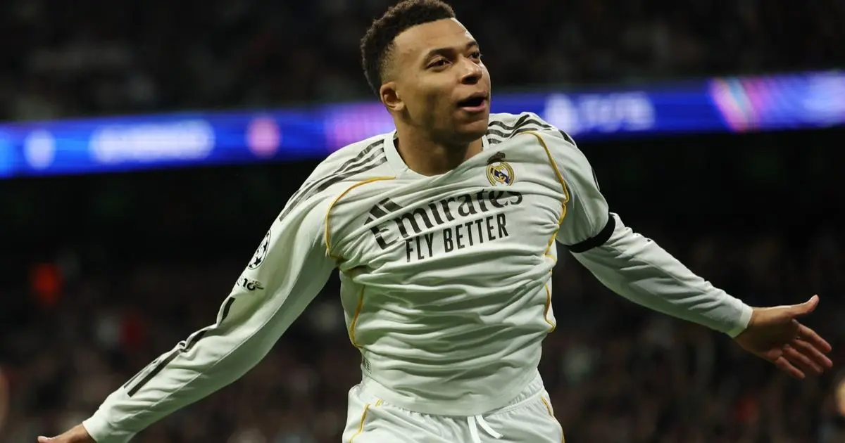 كيليان مبابي يلاحق رقماً تاريخياً لكريم بنزيما في ريال مدريد