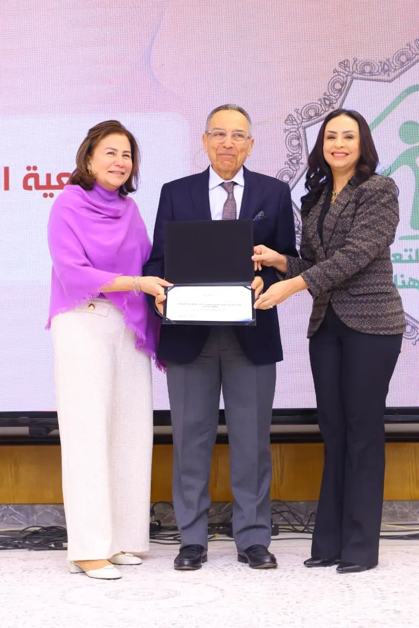 وزيرة التضامن تشهد الاحتفال باليوم العربي لكبار السن .. وتكرم عددا من الرواد - أموال الغد
