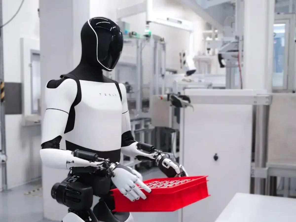 تسلا تراهن على الروبوتات.. وإيلون ماسك يتوقع أن ينسى العالم سيارات الشركة - عالم التقنية