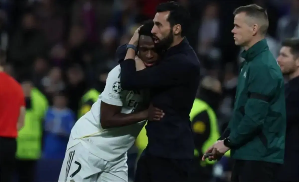 أربيلوا: عناقي مع فينيسيوس نيابة عن ريال مدريد.. ومرشحون دائمًا للقب دوري أبطال أوروبا