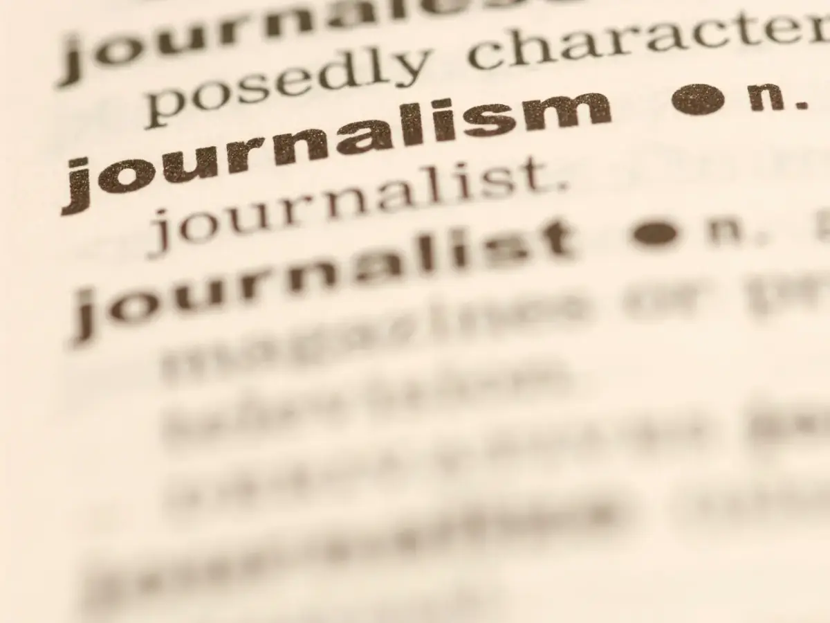 قيادات إعلامية عالمية تتوقع تراجعًا حادًا في زيارات المواقع الإخبارية بسبب الذكاء الاصطناعي - عالم التقنية