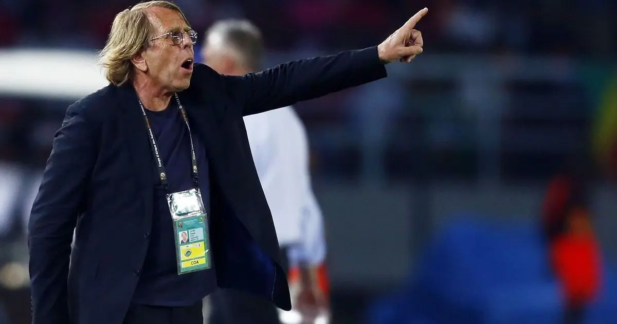 كلود لوروا يدافع عن مدرب السنغال ويطالب إفريقيا بمقاطعة كأس العالم