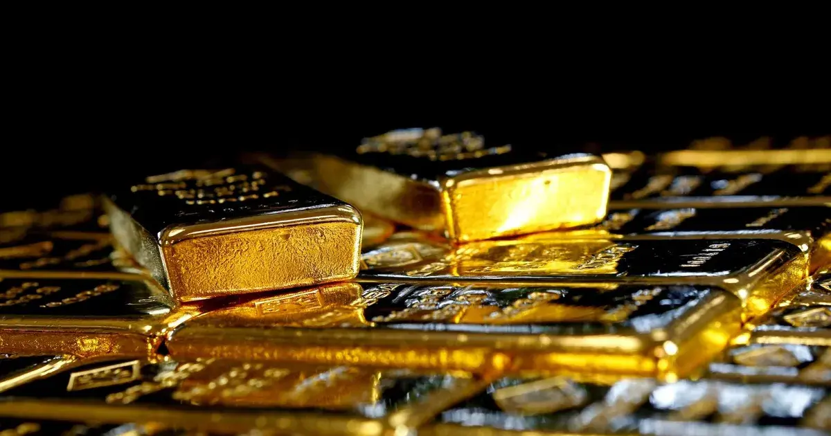 سعر أونصة الذهب يتجاوز 4700 دولار.. والفضة تتراجع عن قمتها