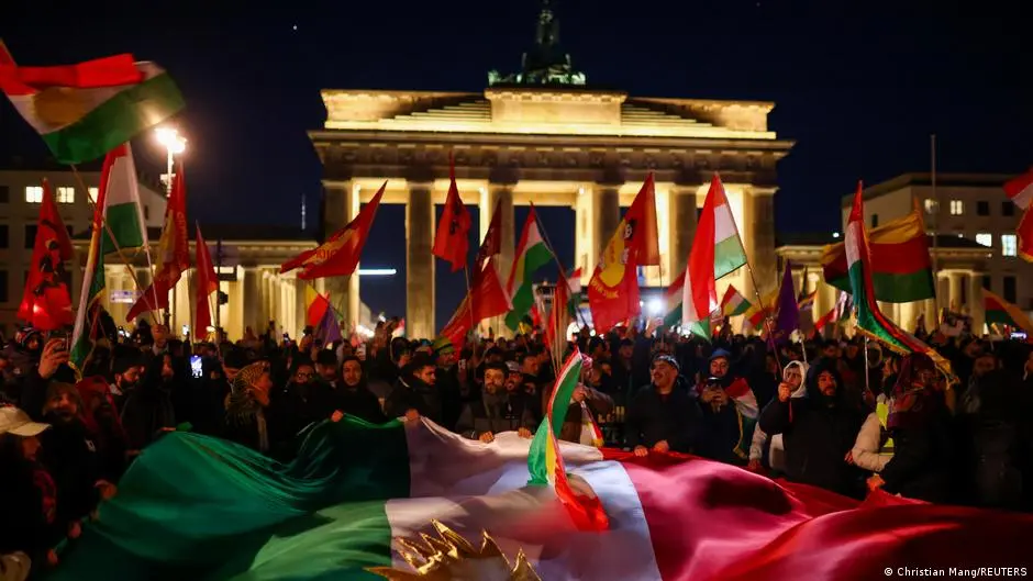 أخبار اليوم: مظاهرات في تركيا وألمانيا دعمًا لأكراد سوريا