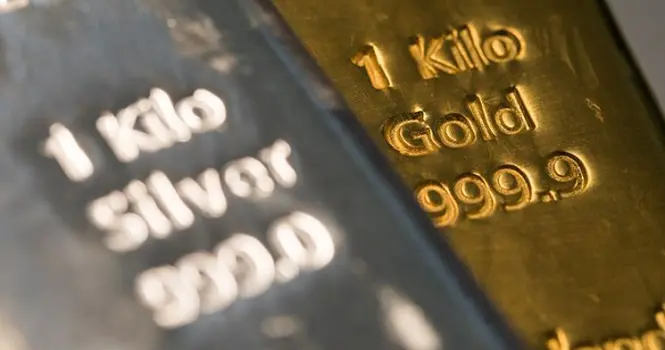 الذهب يتجاوز 4700 دولار والفضة تقفز 6%