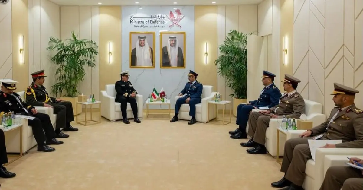الكويت وقطر تبحثان تعزيز التعاون العسكري