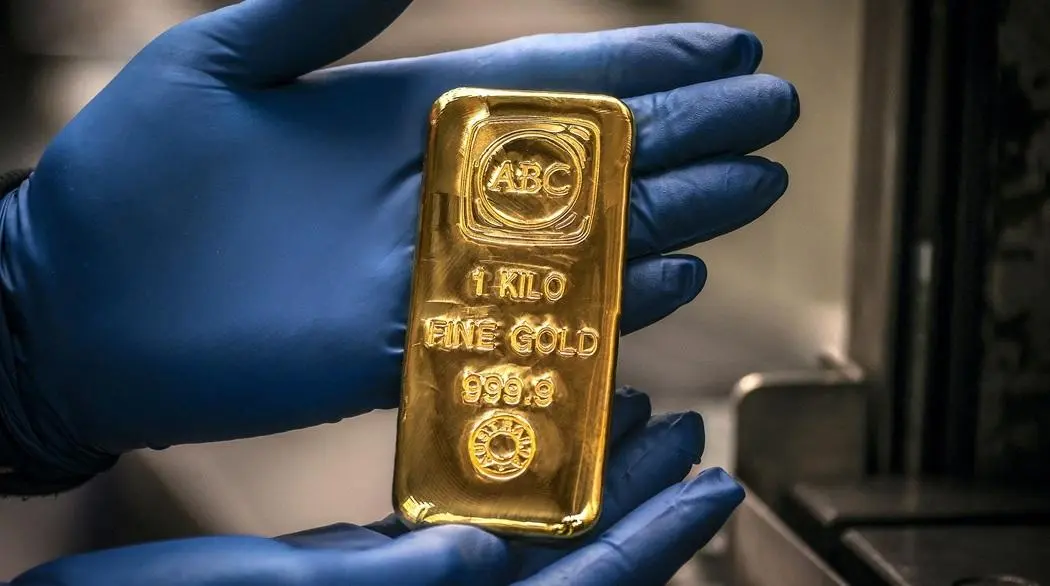 بريق الذهب يسطع فوق 4800 دولار للمرة الأولى