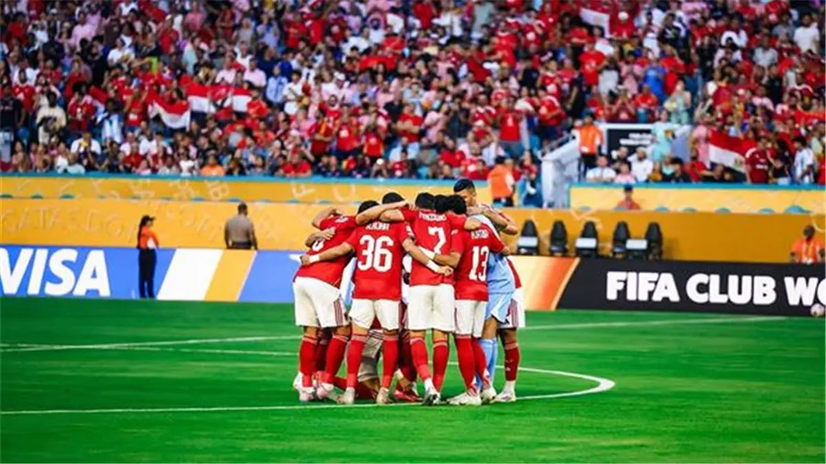 "عرض مدهش" يدفع لاعب الأهلي للإصرار على الرحيل.. وآخر يجمع متعلقاته